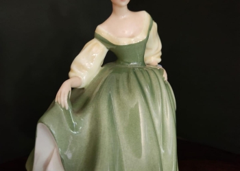 Royal Doulton – Fair Lady (Green Dress)